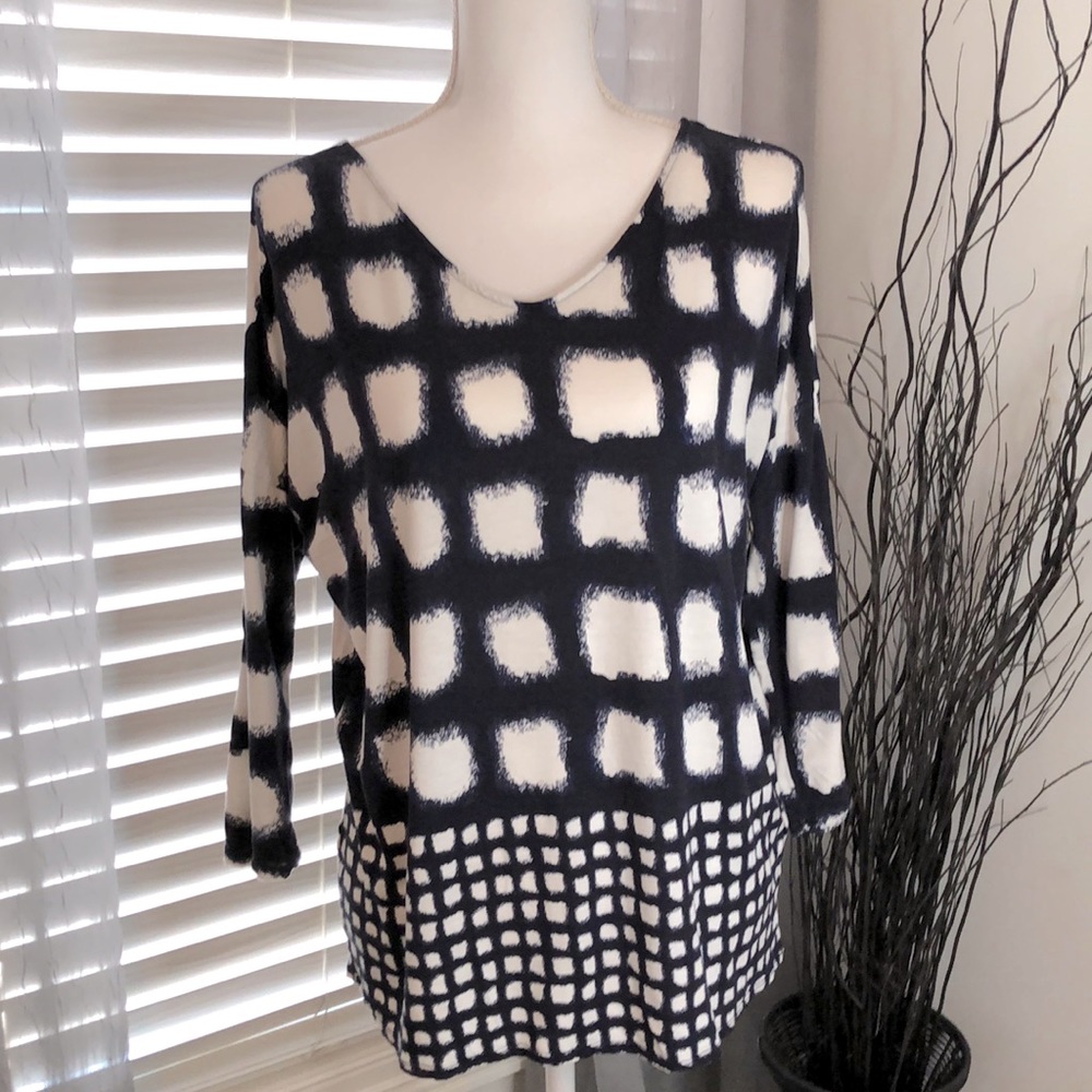 Tribella Women’s Shirt. SZ PS.